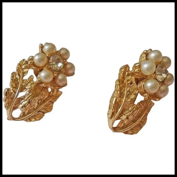 Vintage Coro Faux Pearl Rhinestone Clip On Earrings, Small Clipons, Retro Bridal - Picture 7 of 13